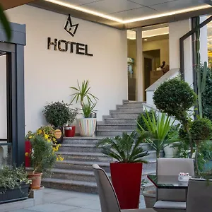 Otel F&m 2, Tiran