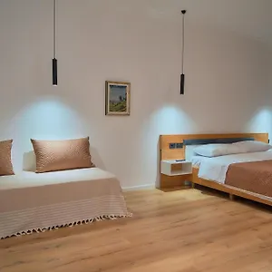 Otel Kalpazo, Tiran